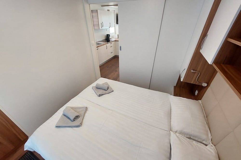 Oliva House Boat - Unique Experience near Beaches, Amenities, Fun and History in Pula, Südküste Istrien