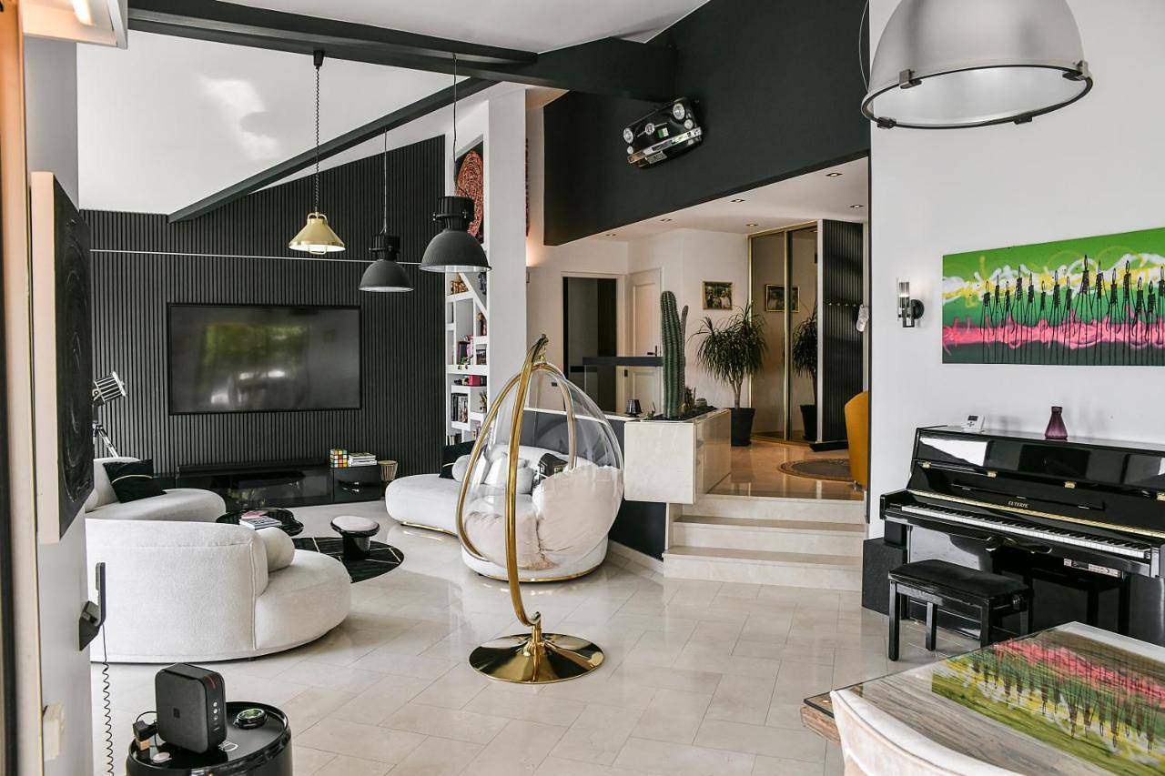Superbe villa avec piscine intérieure, sauna, jacuzzi et salle de sport in Lucinges, Région de Saint-Julien-en-Genevois
