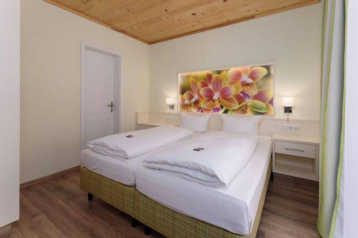 Ferienwohnung für 2 Personen, mit Balkon und Pool sowie Sauna in Ellenz-Poltersdorf - 2