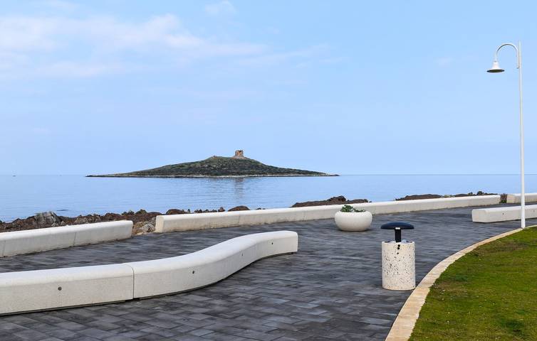 Entire holiday apartment, Sea View Apartment with Washer, Parking, and Internet in Capaci, Palermo Province