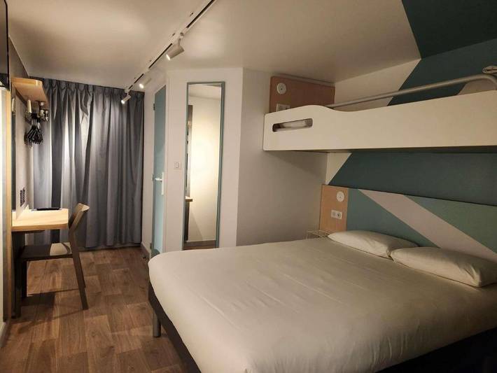 Hôtel pour 3 personnes, avec terrasse et jardin, animaux acceptés à Chambourcy