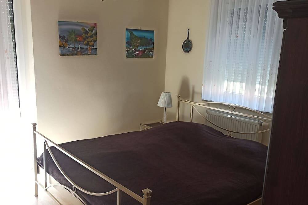 Ganze Wohnung, Nichtraucher Ferienwohnung, im schönen Weinlandkreis Kitzingen in Prichsenstadt, Fränkisches Weinland