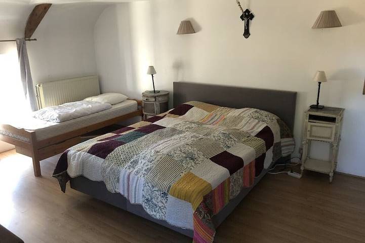 Gîte pour 12 personnes, avec jardin à Chenillé-Changé - 3