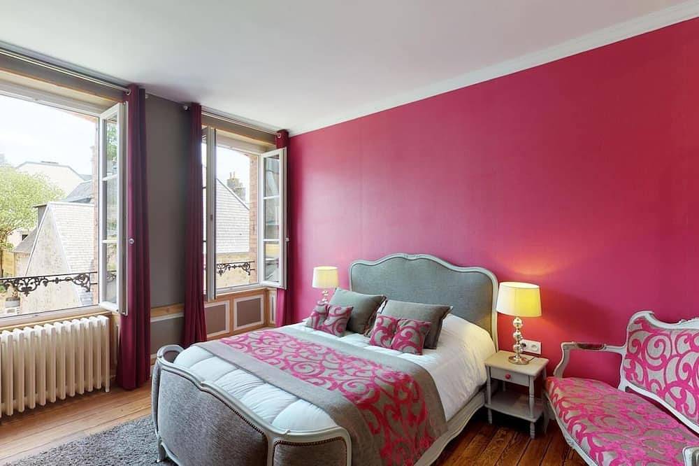 Villa · Villedieu-les-Poêles · ★3,91 · 8 dormitorios · 8 camas · 6 baños in Villedieu-les-Poêles, Côte de la Déroute