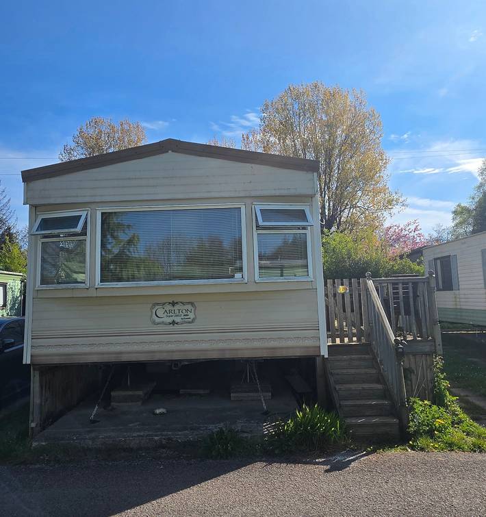 Cottage for 6 people, with Balcony and Terrace as well as Garden and Pool in Mid-Wales