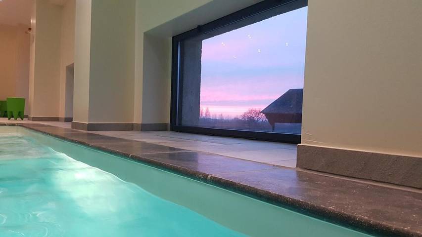 Location de vacances pour 2 personnes, avec jardin et vue sur le lac ainsi que piscine et vue à Châtillon-sur-Indre - 2