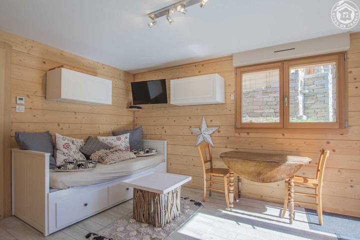Gîte pour 3 personnes, avec sauna et jacuzzi à Lanslevillard - 2