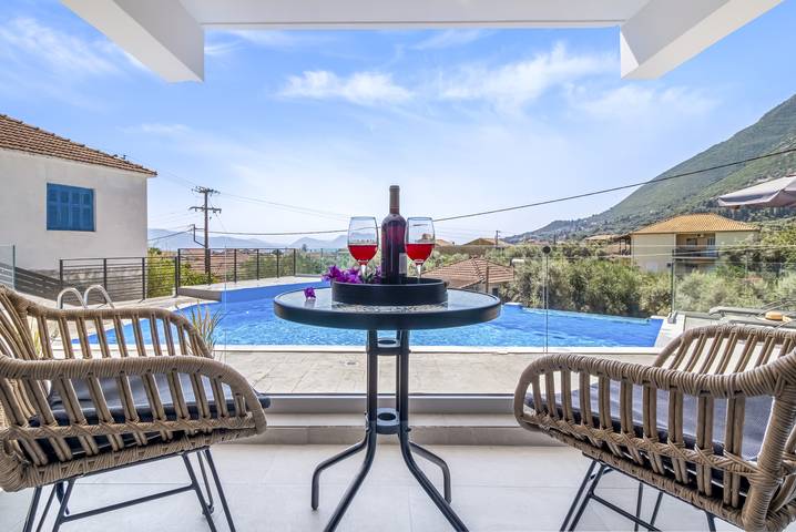 Διαμερίσματα διακοπών για 4 άτομα, με μπαλκόνι στη Νικιάνα