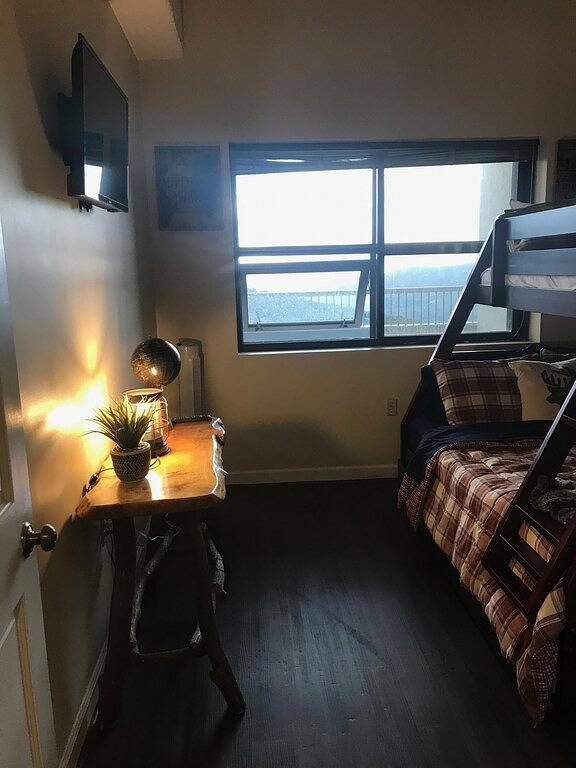 Vacation rental for 8 people, with hot tub and pool as well as balcony and sauna in Sugar Mountain