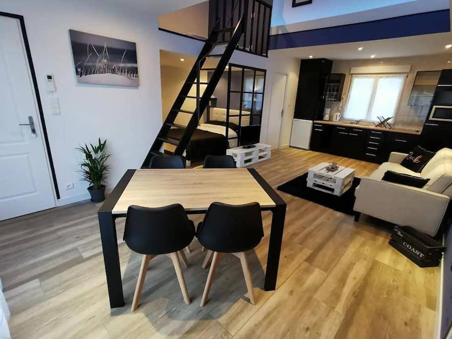 Appartement entier, Two-Bedroom Apartment in Mirebeau-sur-Bèze, Région de Dijon