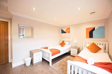 Apartment for 4 People in Reading, North Wessex Downs, Photo 2