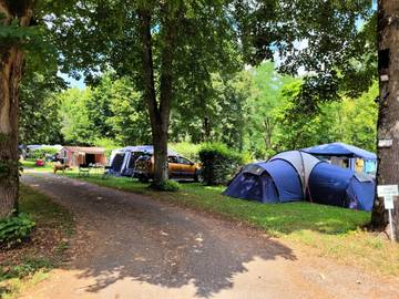 Camping pour 6 Personnes dans Saint-Céré, Massif central, Photo 4