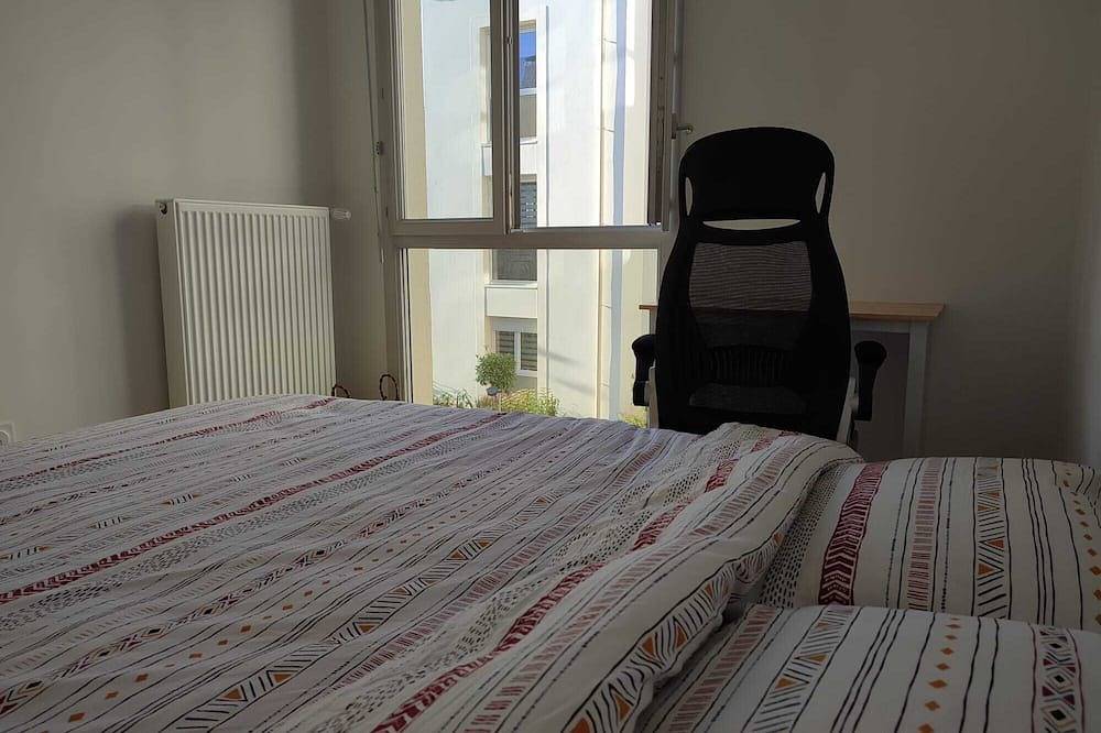 Apartamento entero, Bright apartment near Paris, terrace, parking in L'Haÿ-les-Roses, Valle del Marne