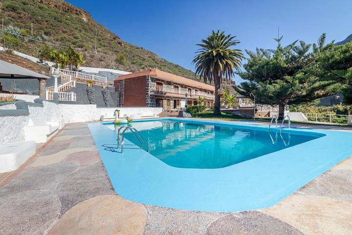 Appartement de vacances pour 4 personnes, avec Balcon et Terrasse ainsi que Jardin et Piscine