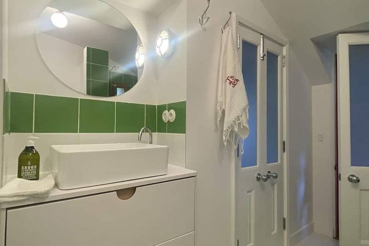 Stylish house with fabulous view of the medieval hilltop village Cordes sur Ciel in Cordes-sur-Ciel, Albi und Umgebung