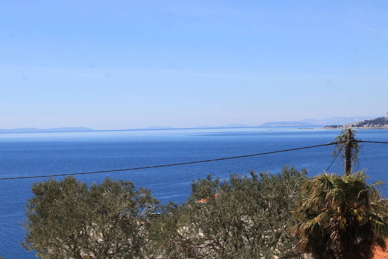 Ganze Wohnung, 1-Zimmer-Ferienwohnung mit Balkon und Meerblick Nemira, Omis A-4652-b in Omiš (Kroatische Adria), Omis-Riviera
