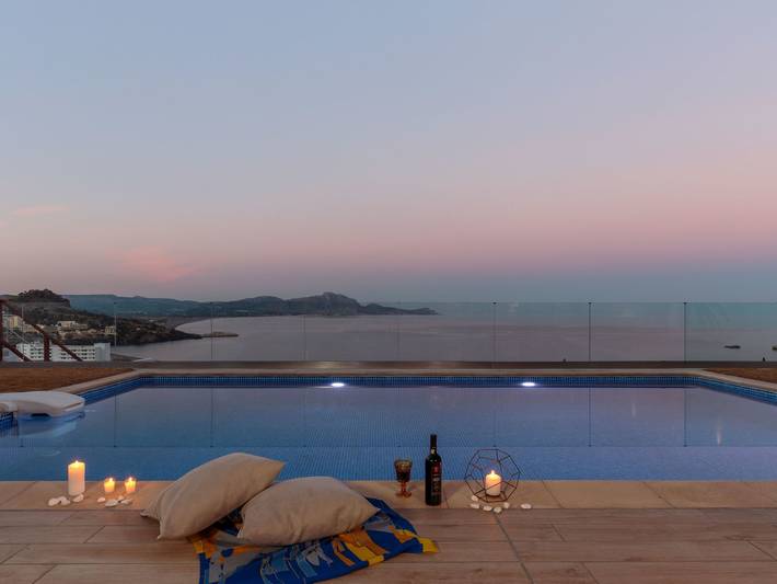 Ferienhaus für 8 Personen, mit Garten und Pool