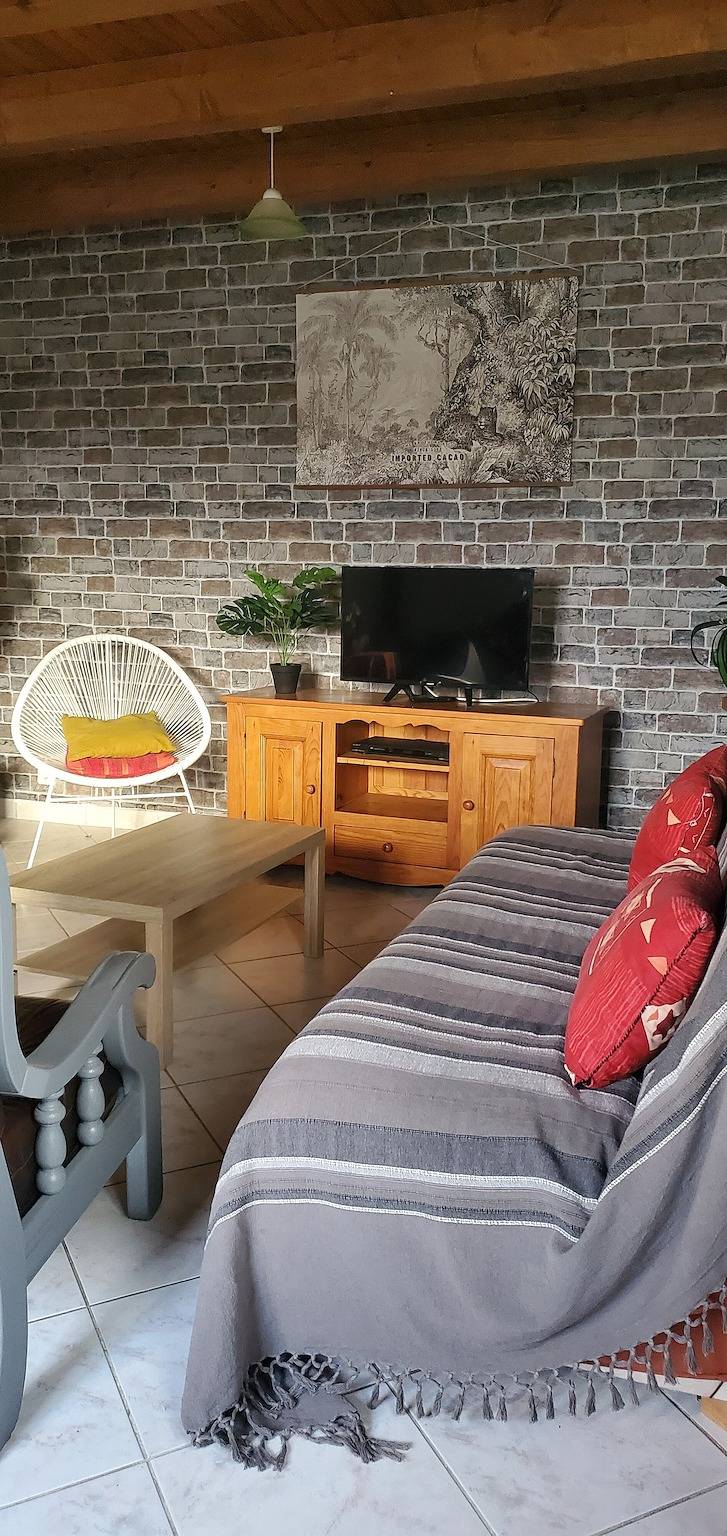 Casa de campo a 20 min de Salers con terraza y jardín privados in Jaleyrac, Región de Mauriac