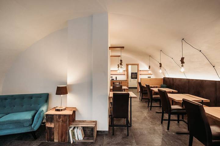 Ganze Wohnung, Modern-traditionelle Wohnung mit privater Terrasse in Albeins, Brixen
