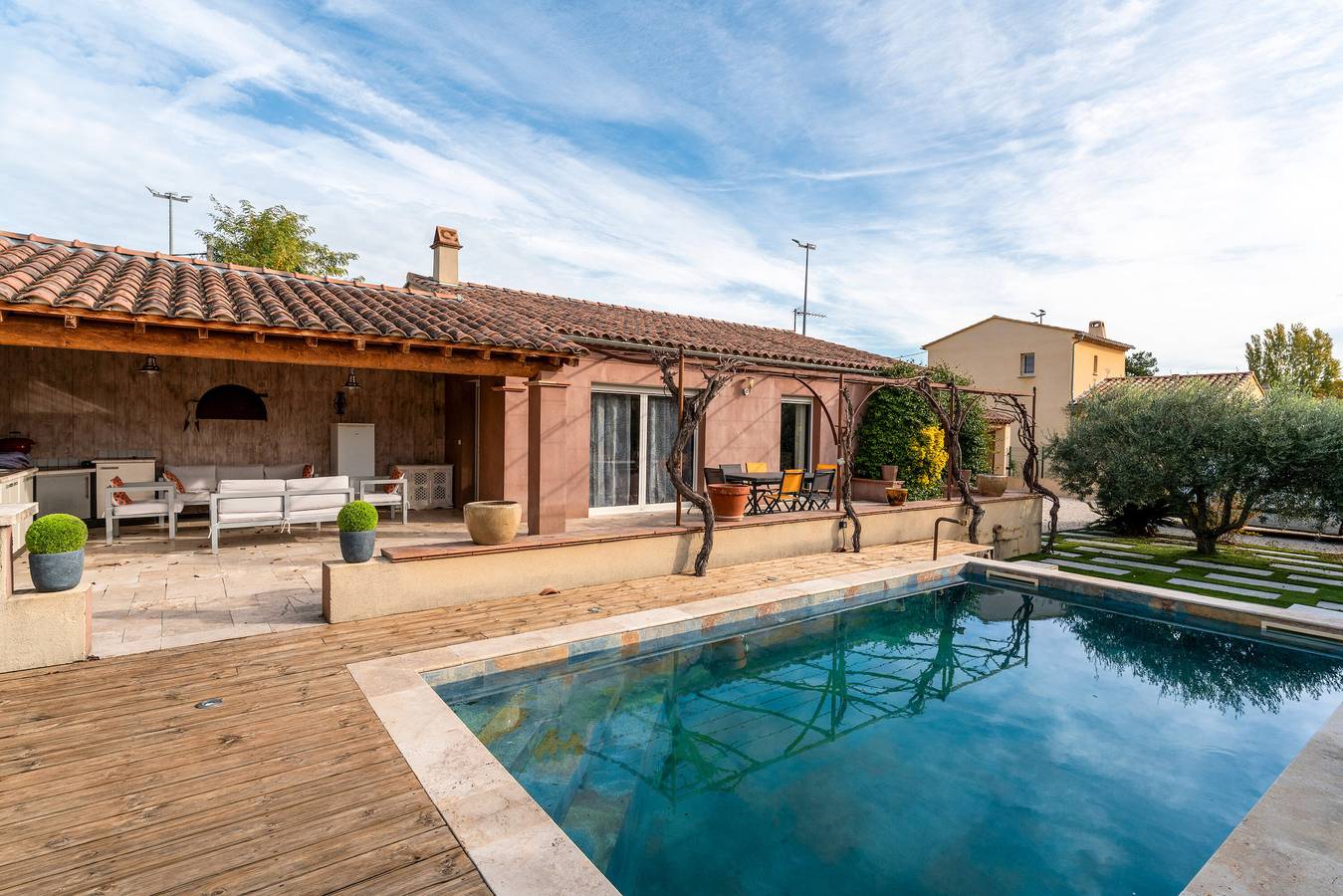Villa 'Vacances' avec piscine privée, Wi-Fi et climatisation in Orange, Vaucluse