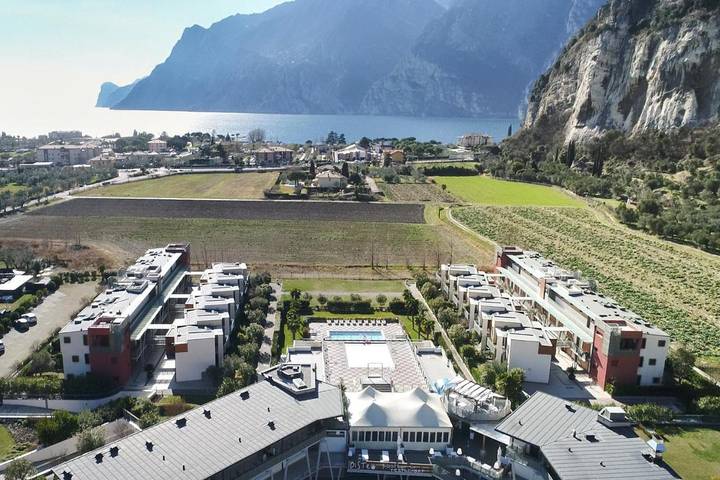 Ferienwohnung für 3 Personen, mit Ausblick und Seeblick sowie Terrasse und Pool in Arco - 3