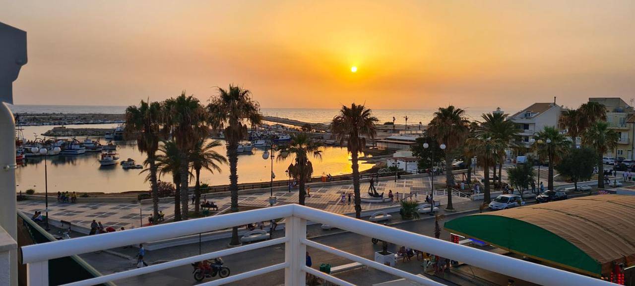 Ganze Wohnung, Terrazza sul porto in Scoglitti, Vittoria