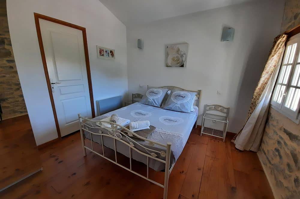 Superbe villa: 3 suites (ch/sdb) avec piscine privative et air conditionné in Trausse, Région de Carcassonne