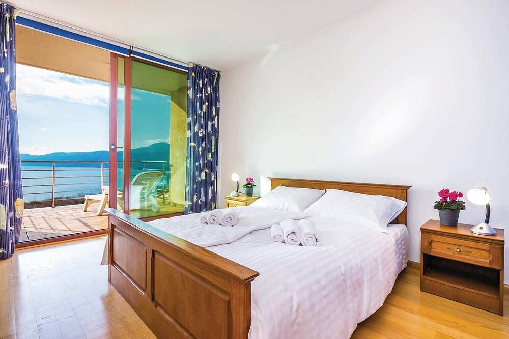 Gorgeous home in Rijeka with kitchen in Rijeka, Primorje-Gorski Kotar