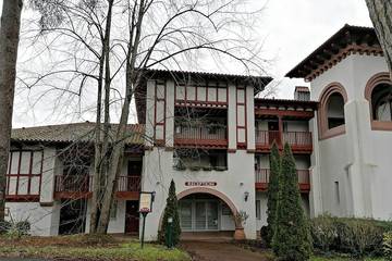 Gîte pour 4 personnes, avec terrasse ainsi que piscine et jardin à Saint-Jean-Pied-de-Port