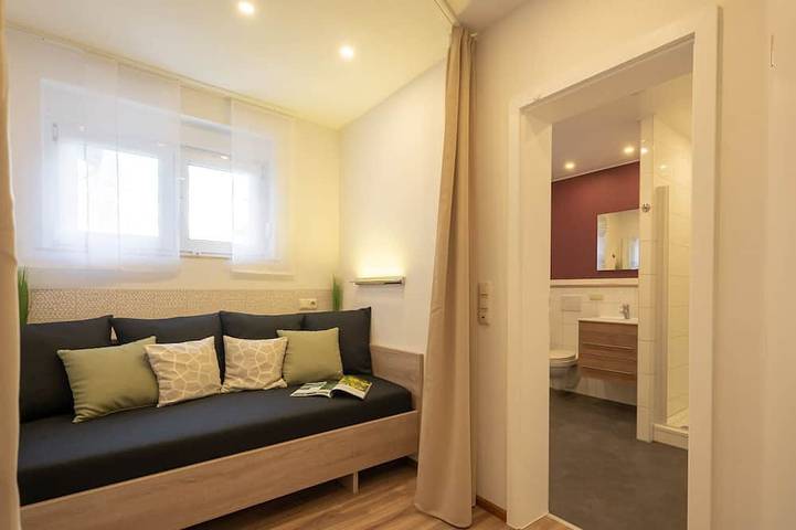 Ganze Wohnung, Moderne, komfortable Ferienwohnung mit Terrasse, am Maintalradweg, in Lengfurt, Triefenstein