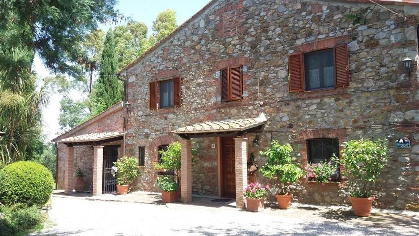 Agriturismo per 4 persone, con Terrazza e Giardino nonché Piscina e Panorama a Gavorrano
