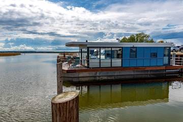 Hausboot für 4 Personen, mit Terrasse und Seeblick am Greifswalder Bodden