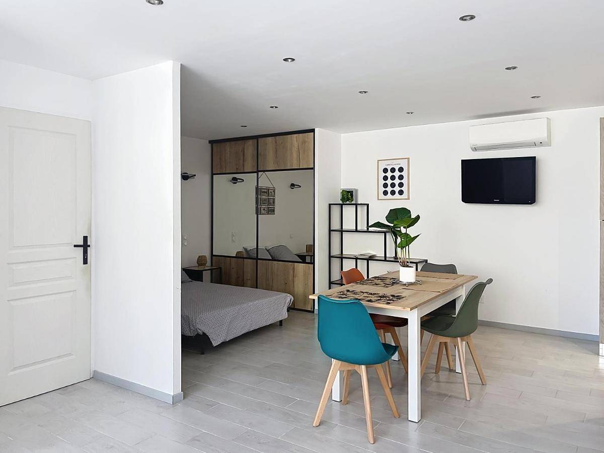 Appartement entier, One-Bedroom Apartment in Rivesaltes, Côte méditerranéenne (France)
