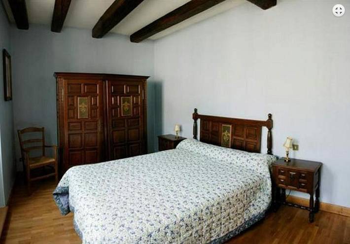 Chambre d’hôte pour 3 personnes, avec Terrasse ainsi que Jardin et Piscine dans Saint-Amand-Montrond - 4