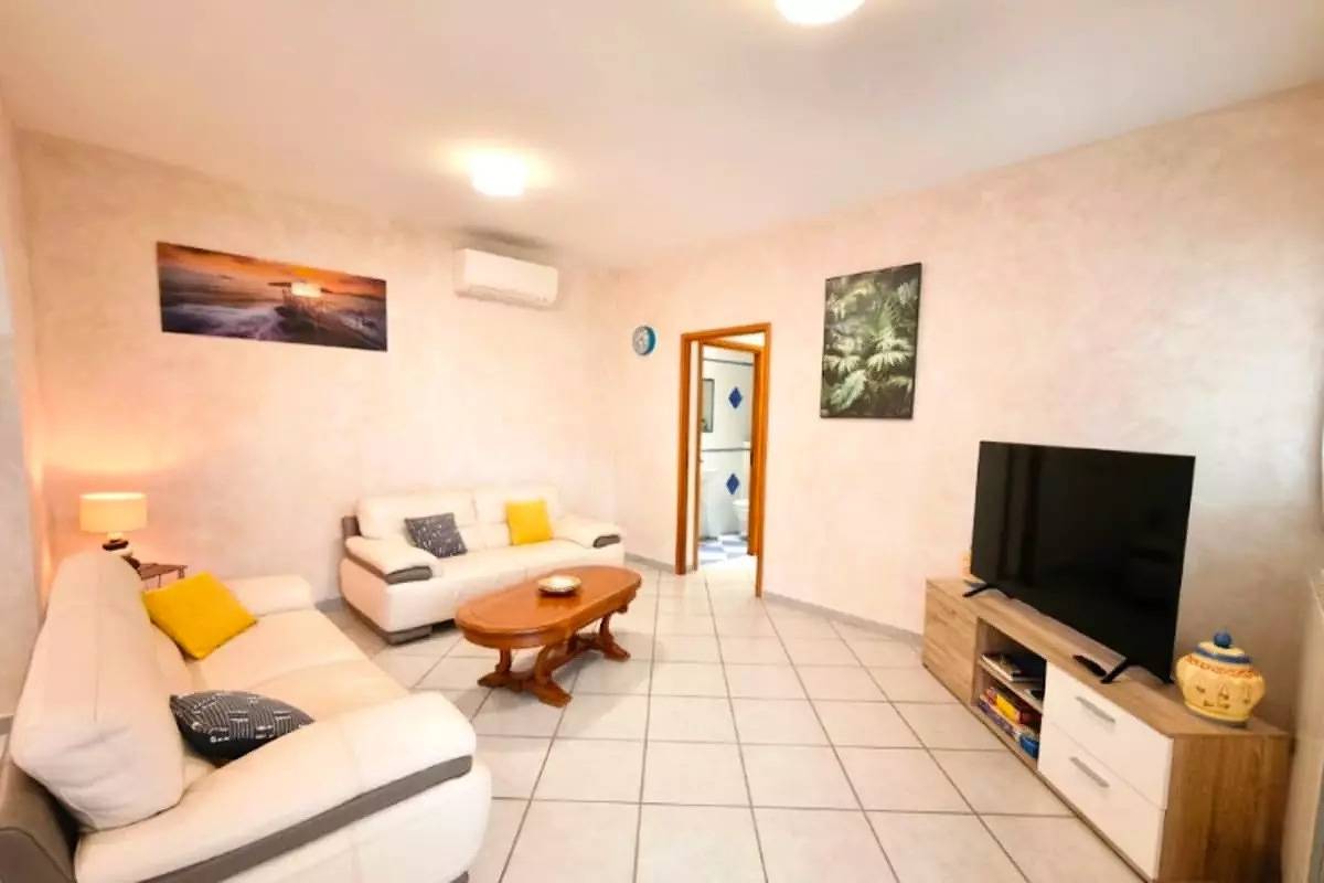 Maisons & Villas pour 4 Personnes in Appietto, Region de Ajaccio