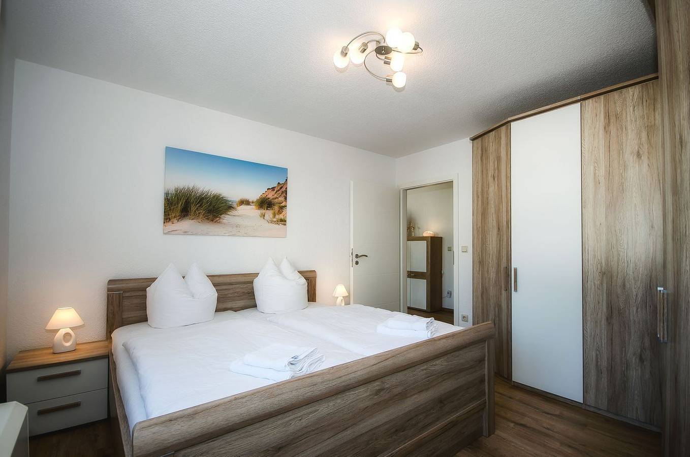 Ganze Wohnung, Villa Monika, App. Nordlicht 6 - moderne Fewo mit Balkon in Sassnitz, Nationalpark Jasmund