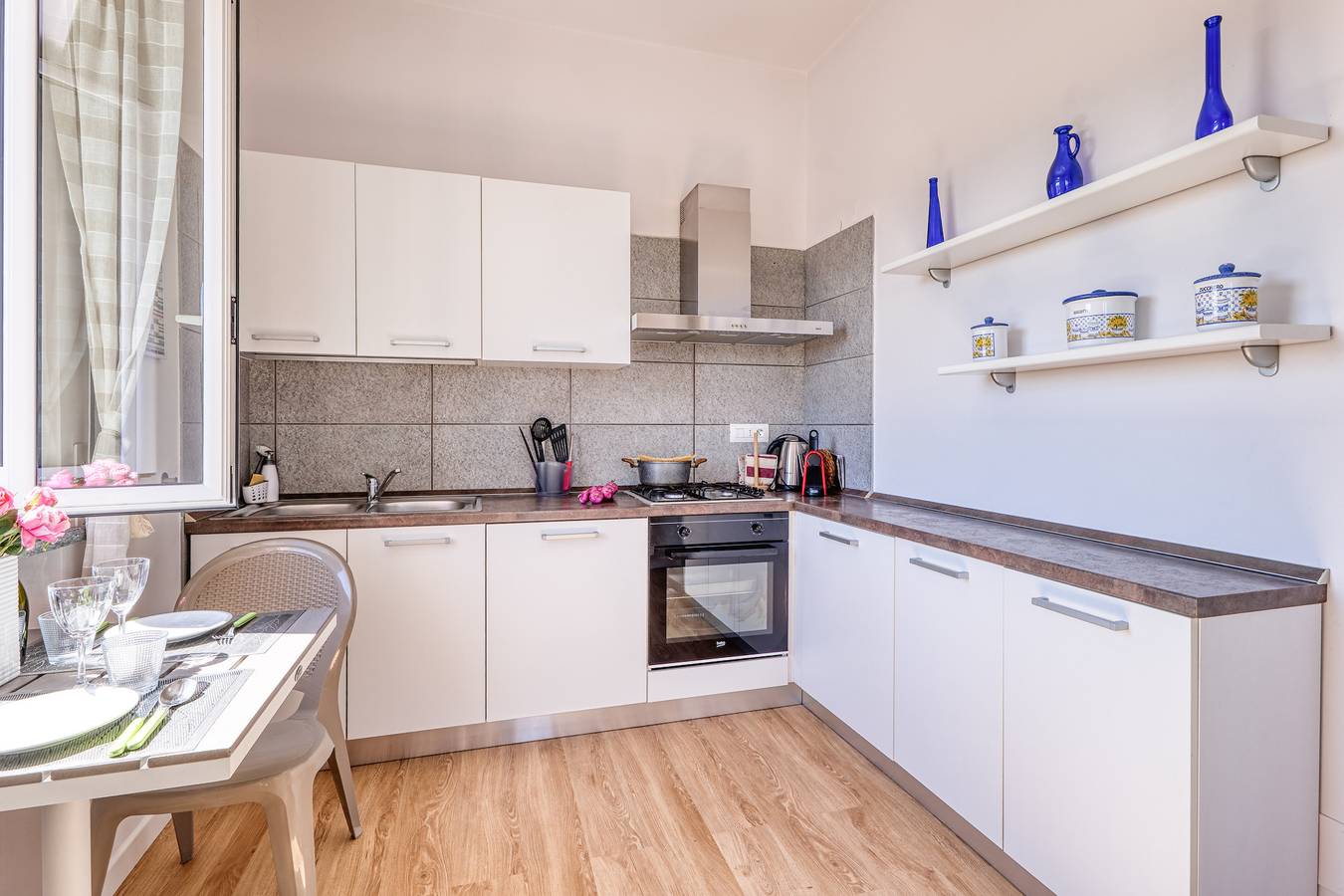 Ganze Wohnung, Sea Garden - T6 with parking in Ceriale, Riviera di Ponente