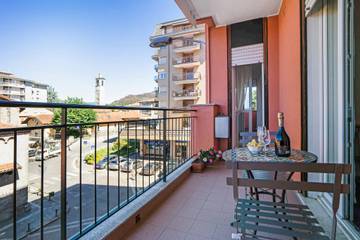 Vakantieappartement voor 5 Personen in Gemeente Angera, Lago Maggiore (Lombardy), Afbeelding 1