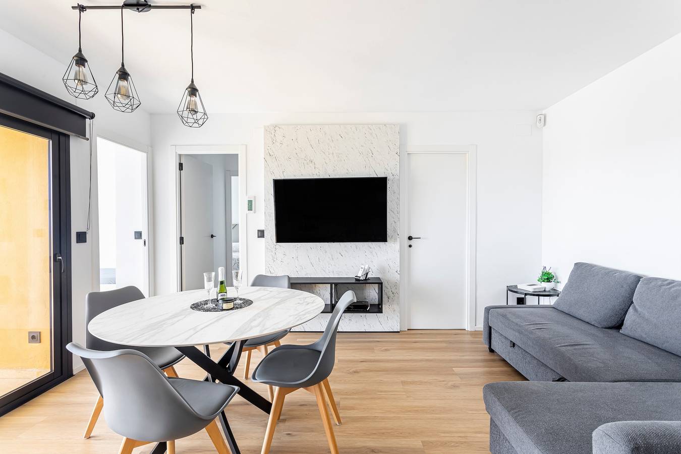 Apartamento entero, Apartamento 'Atico Con Piscina En La Playa' Con Vistas Al Mar, Wi-Fi Y Aire Acondicionado in Canet de Berenguer, Costa de Valencia