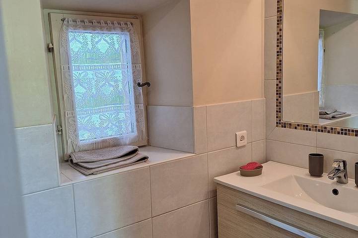 Gîte pour 2 personnes, avec jardin et terrasse à La Colle-sur-Loup - 4