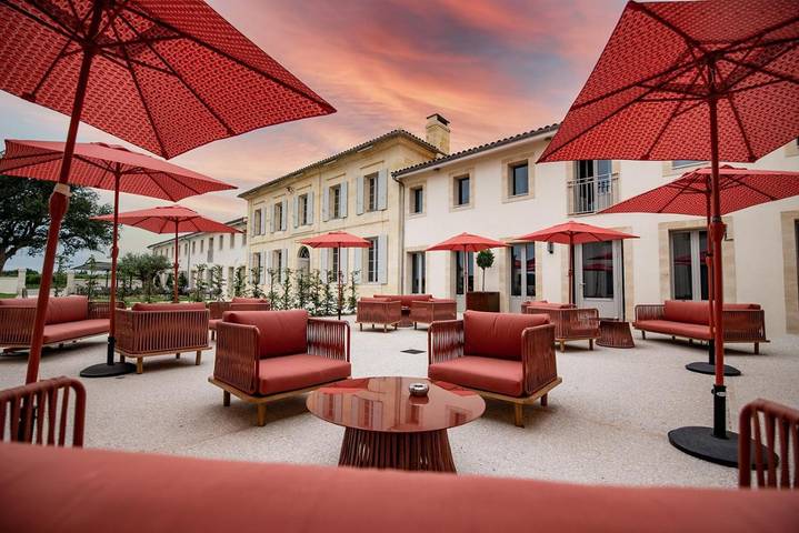 Hôtel pour 2 personnes, avec jardin ainsi que piscine et vue, animaux acceptés à Arveyres - 2