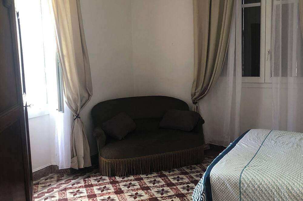 Beautiful renovated house, brazier pool, facing the luberon ideal for family and friends in Maubec, Parc naturel régional du Luberon