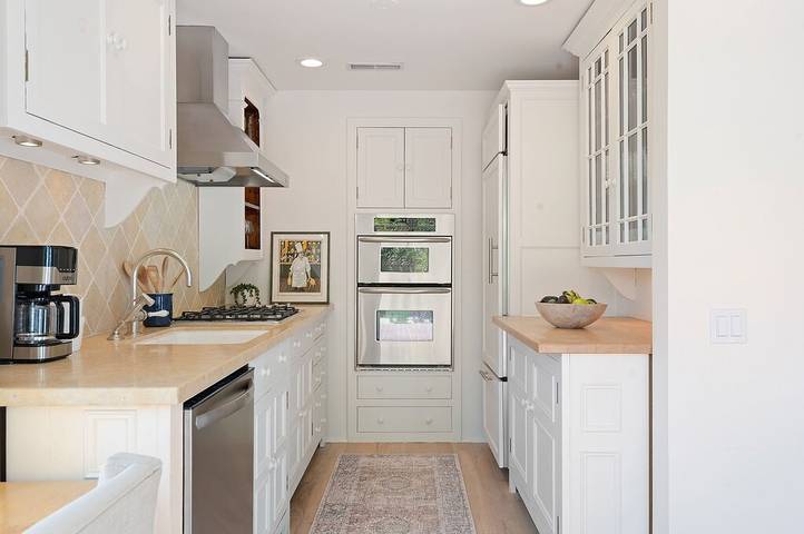 Vacation rental for 4 people, with terrace and yard as well as hot tub in Montecito