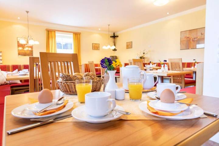 BnB für 2 Personen, mit Sauna und Ausblick sowie Garten und Terrasse in Flachau - 4