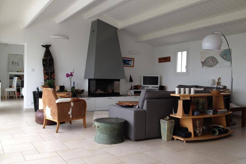 Villa \"les pieds dans l'eau\" La Rochelle south for 10 people  in Angoulins, Región de La Rochelle