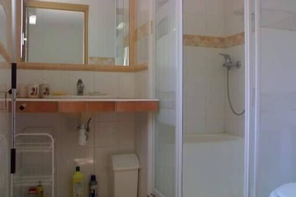 Freistehendes Haus mit Pool 900 m vom Meer in Folelli, Penta-di-Casinca