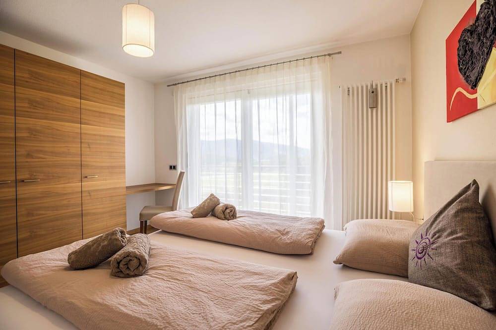 Ganze Wohnung, Ferienwohnung \"Kronsun - Ruhe\" mit Bergblick, Balkon & Garten in Percha, Kronplatz