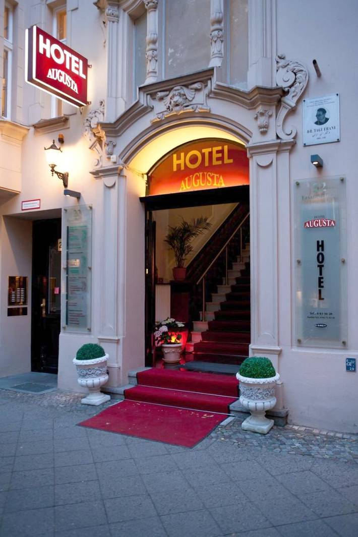 Hotel für 3 Personen, mit Ausblick und Garten in Charlottenburg Berlin - 4