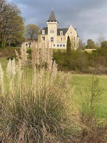Chambre d’hôte pour 2 personnes, avec jardin et vue ainsi que piscine et vue sur le lac à Saint-Avit