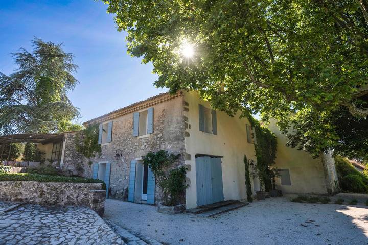 Location de vacances pour 12 personnes, avec piscine ainsi que jardin et terrasse à Malaucène - 4